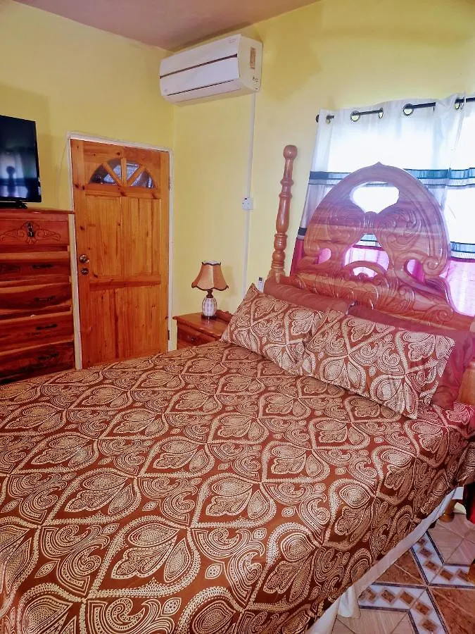 Bev'S Rosevilla Montego Bay