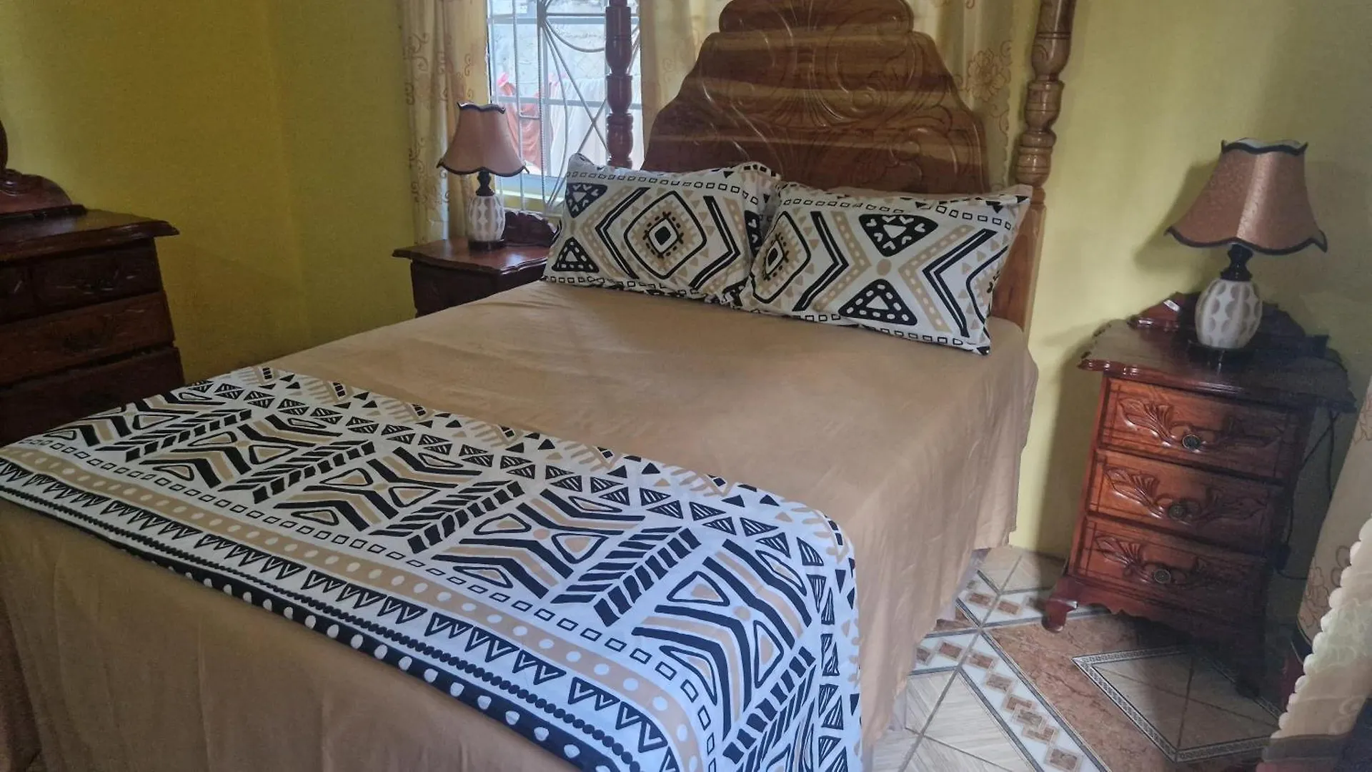 Penzion Bev'S Rosevilla Montego Bay
