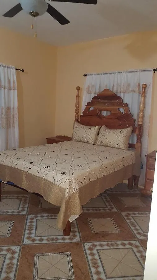 Bev'S Rosevilla Montego Bay