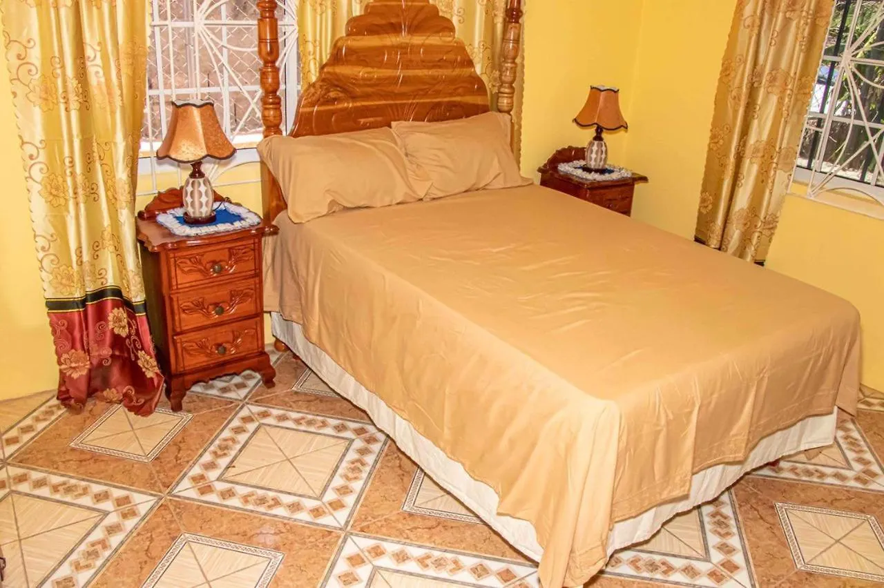Guest house Bev'S Rosevilla Montego Bay Jamaica
