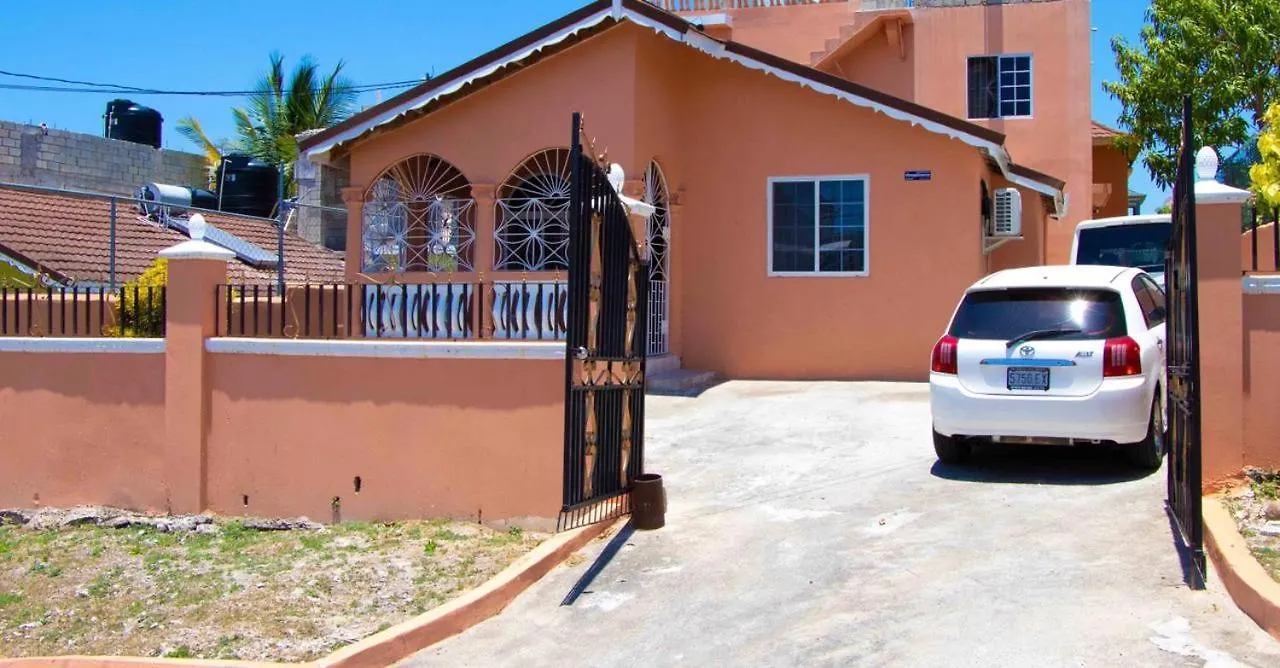 Bev'S Rosevilla Montego Bay